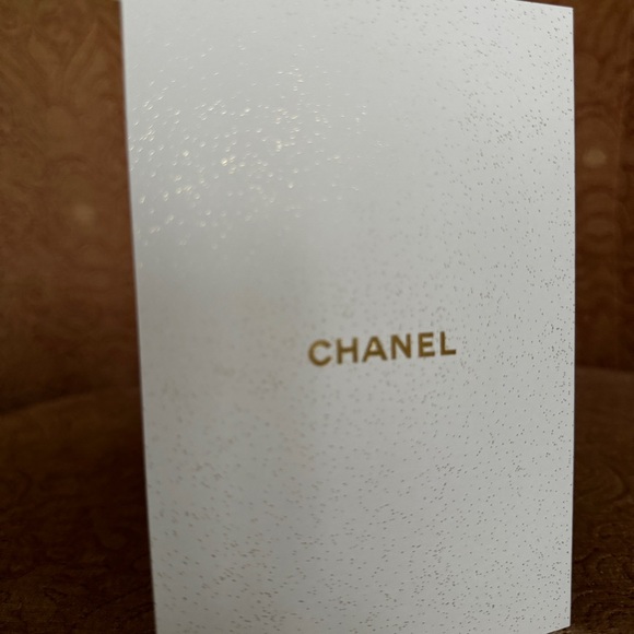 ✉️ Chanel White and Gold Greeting Card - Picture 3 of 7